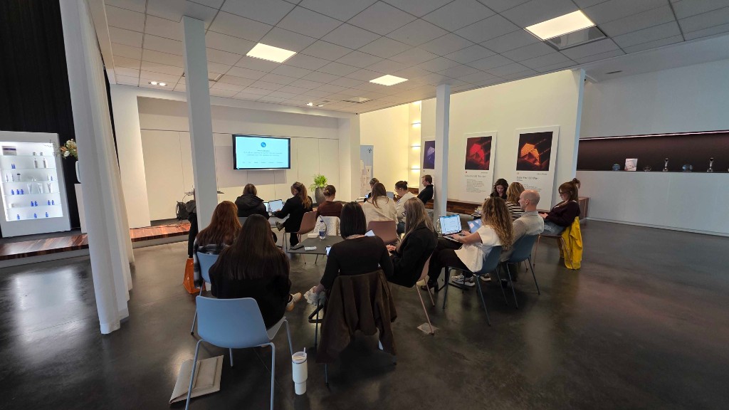 Deelnemers aan een Start AI workshop sessie